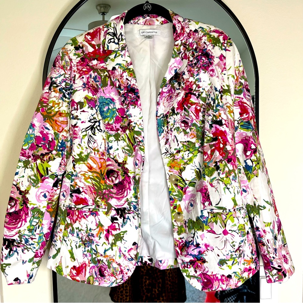Liz did it again with the blazer!!